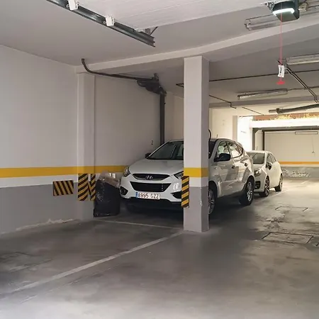 Sherryflat Aina Parking Apartman